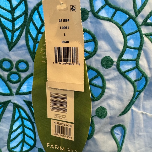 Graphic Richelieu Embroidered Top - Picture 3 of 5